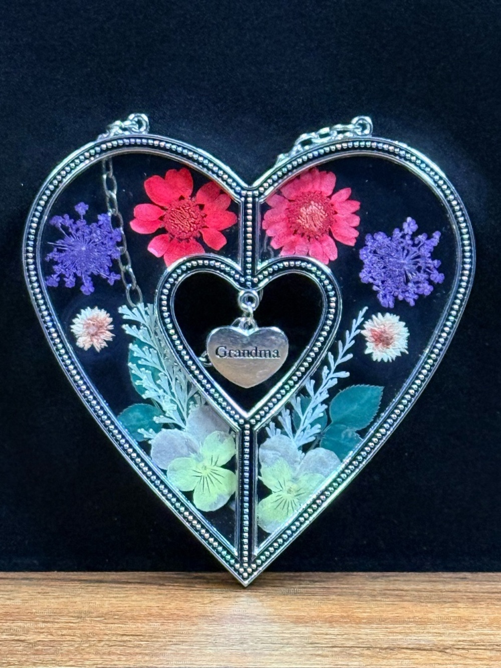 Heart Suncatcher “Grandma” Ornament with Pressed Flowers - Picture 1 of 12